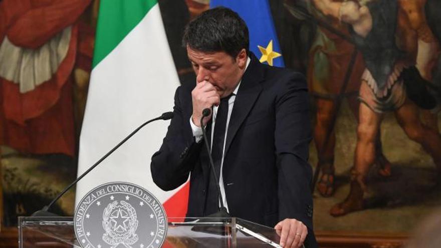 Matteo Renzi dimite tras la victoria del &#039;no&#039; en el referéndum constitucional en Italia