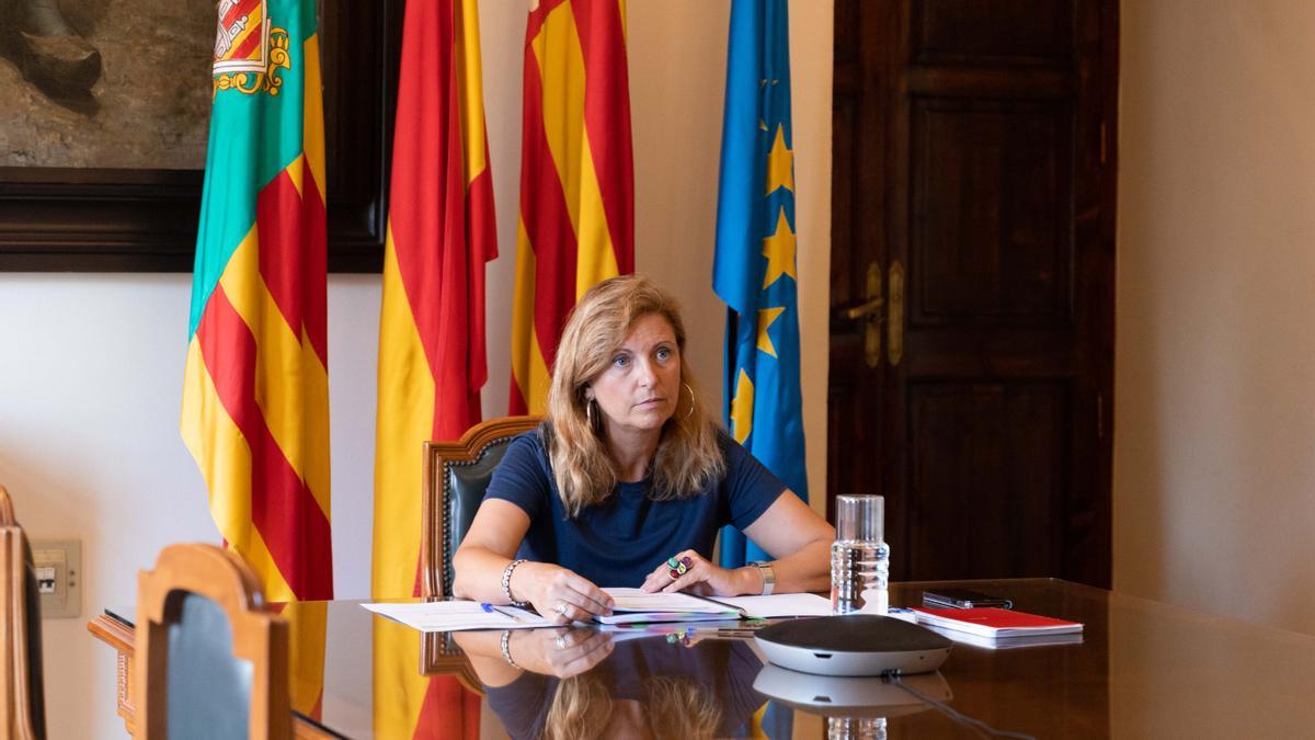 La alcaldesa, reunida por videoconferencia, con los miembros de la FEMP.