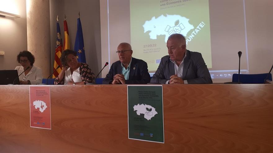 El alcalde de Dénia, Vicent Grimalt ha participado en la inauguración de la jornada