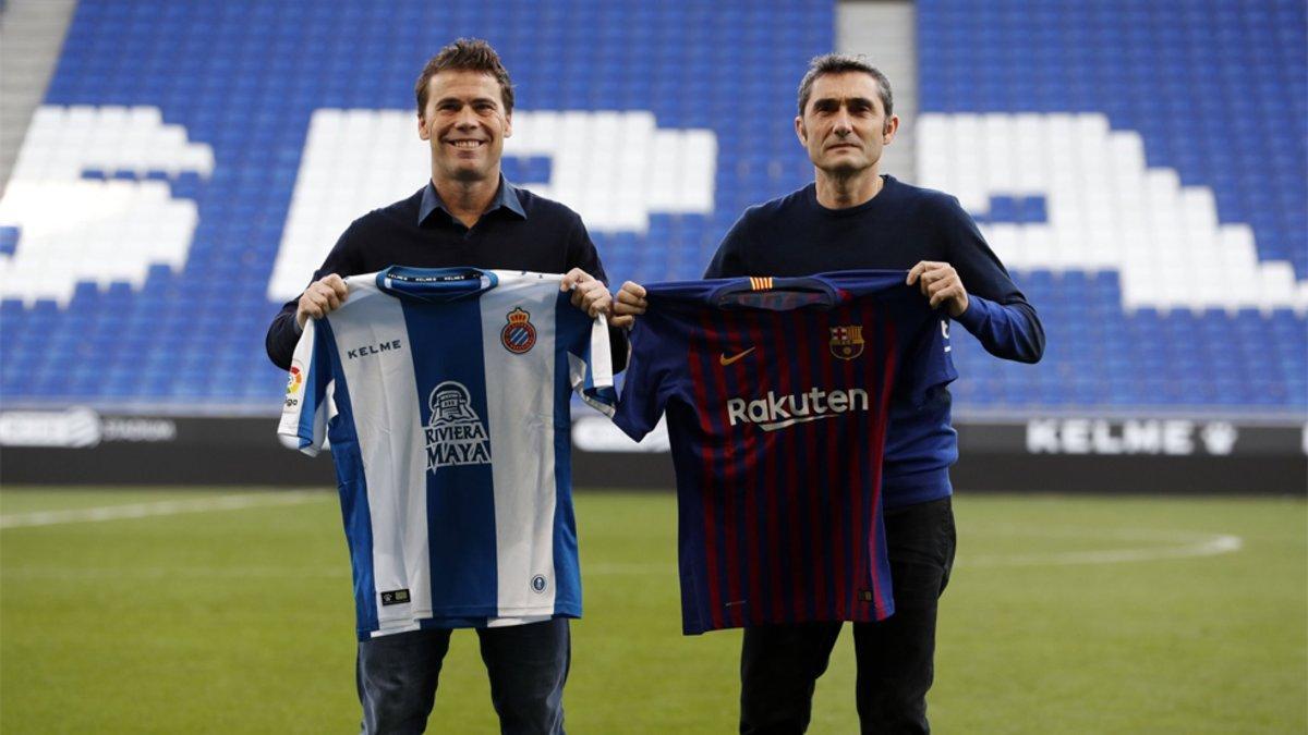 Rubi y Valverde durante la sesión fotográfica previa al derbi Espanyol-Barça de la Liga 2018/19