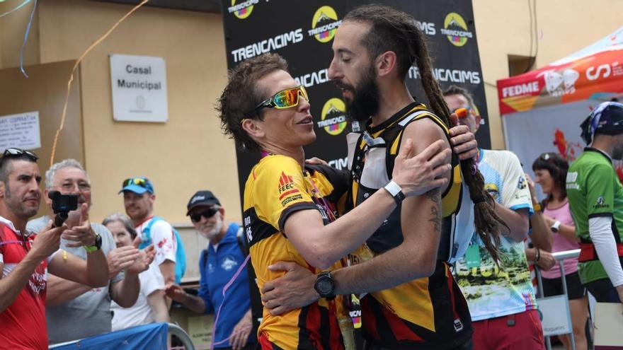 Marc Ollé i Lluís Ruiz, felicitant-se després de l'últim estatal