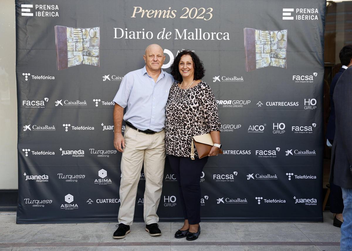 Guillem Marqués y María José Verdú, diputada de Vox en el Parlament.