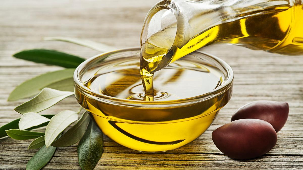 Pequeño bol de aceite.