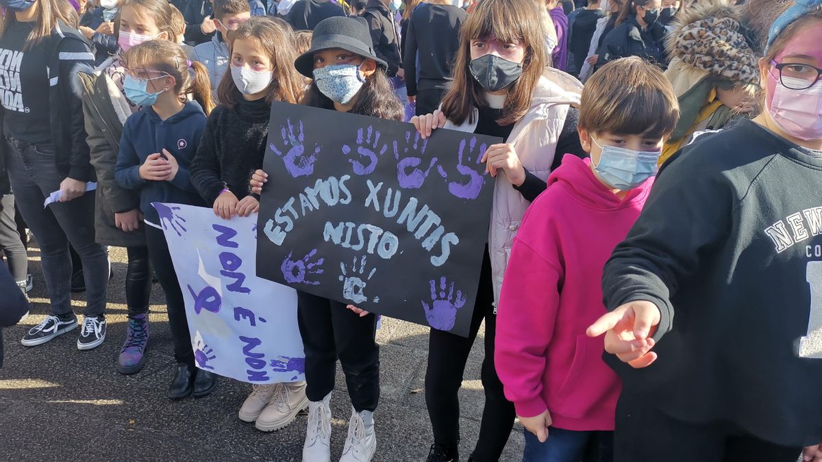 25N: Galicia salió a la calle vestida de morado