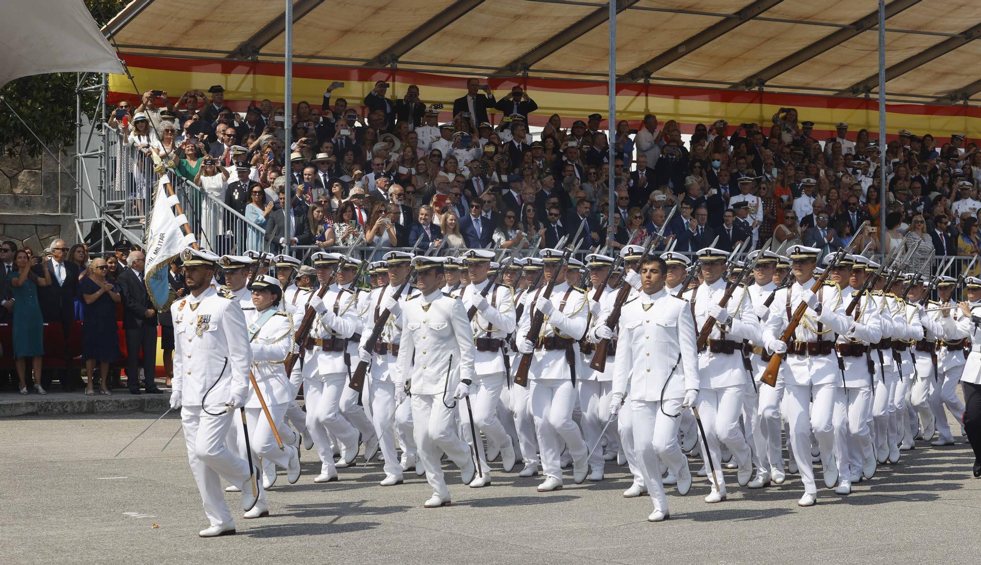 Jura de bandera y entrega de los Reales Despachos en la Escuela Naval de Marín