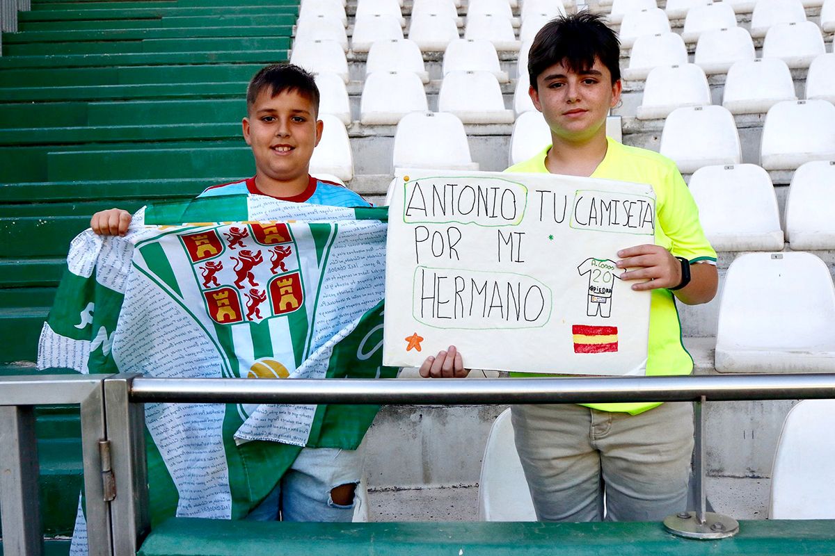 Las imágenes de la afición en el Córdoba CF - Racing de Ferrol