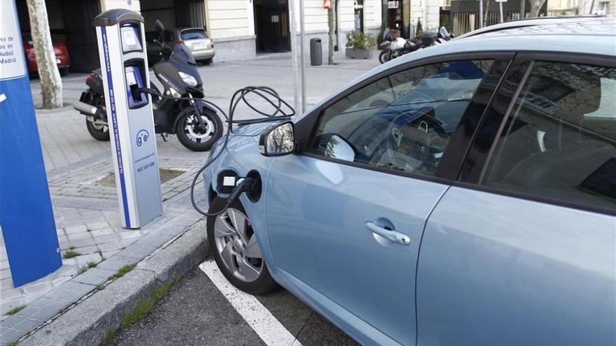 Las matriculaciones de eléctricos e híbridos crecieron un 51,6 % en febrero