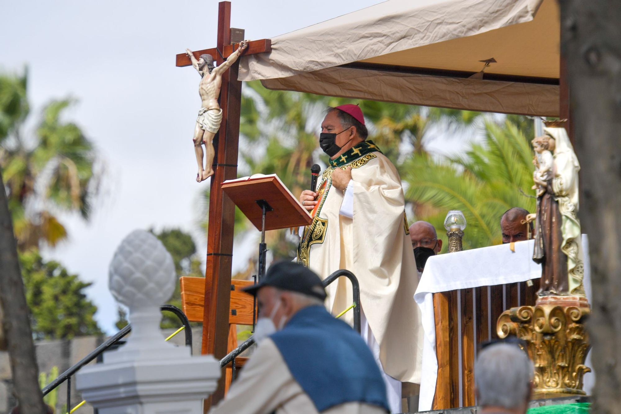 Día de Todos los Santos en el cementerio de San Lázaro (01/11/2021)