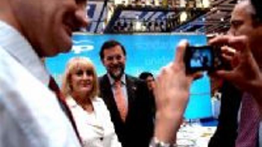 Rajoy afirma que los cambios son otro pulso de Maragall a Zapatero