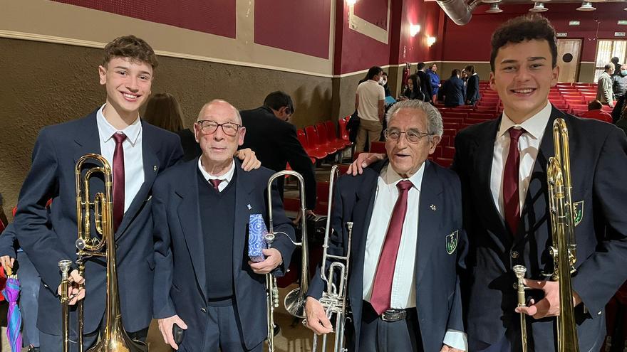 Pascual Monleón, unas bodas de brillantes ligadas a la música tocando el trombón de pistones