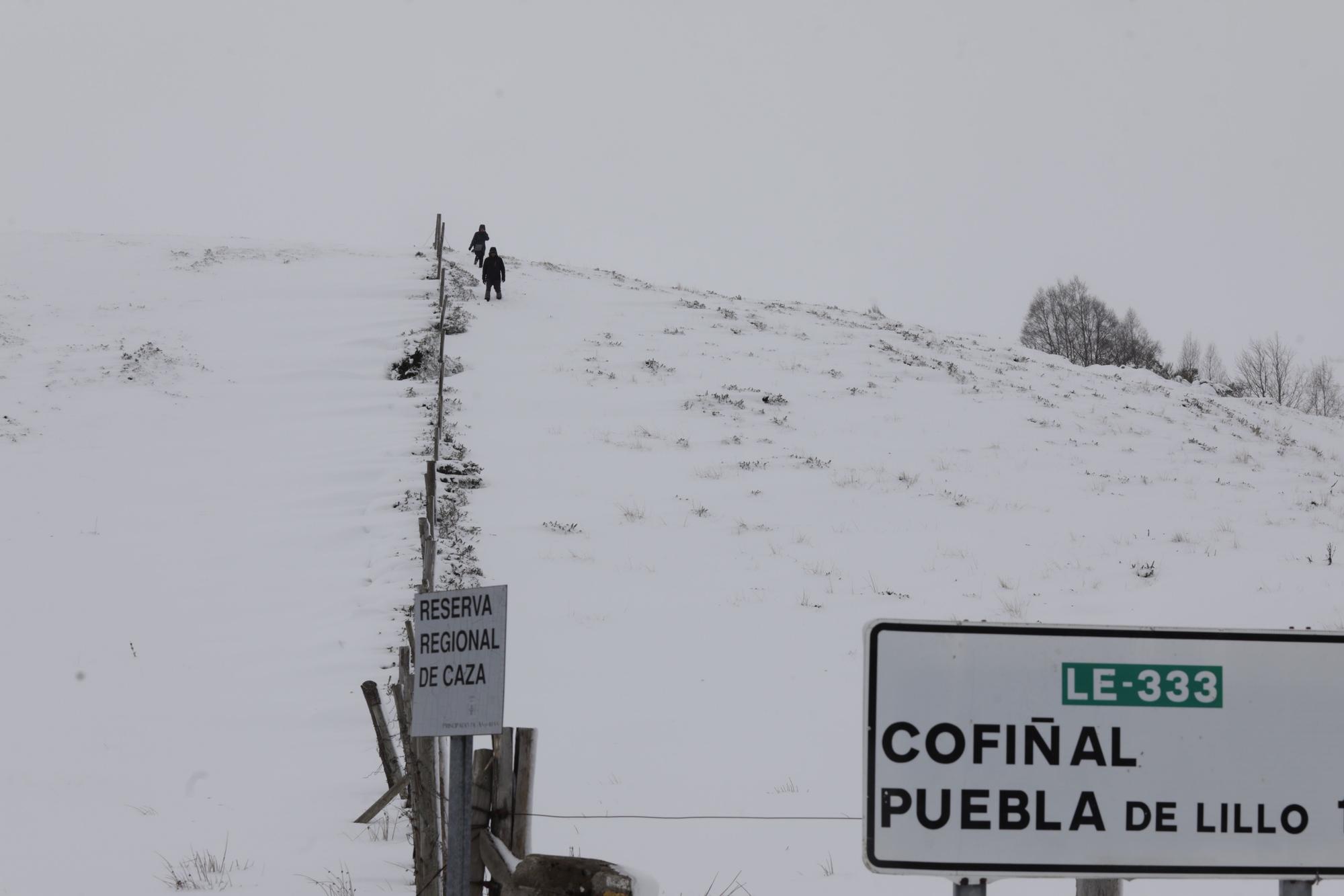 Temporal en Asturias: Así luce el pueblo de Tarna bajo un gran manto blanco