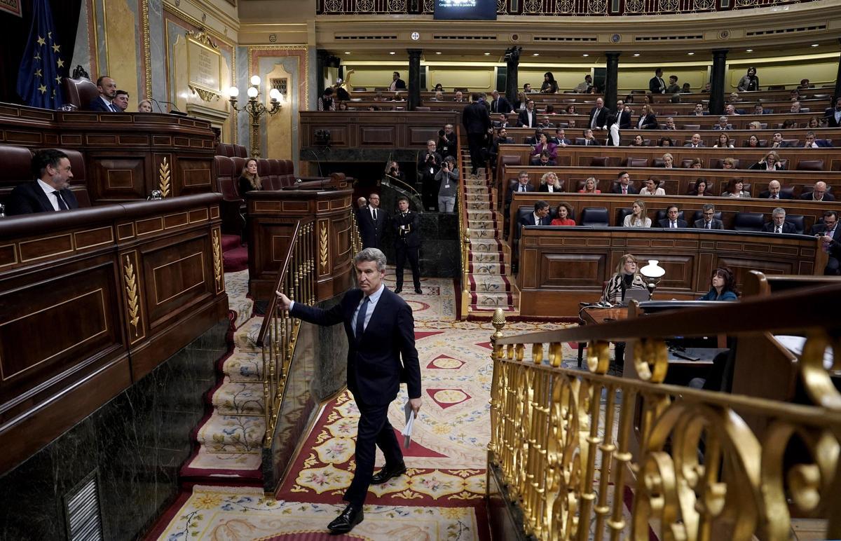 Alberto Núñez Feijóo, durante la comparecencia de Pedro Sánchez en el Congreso.