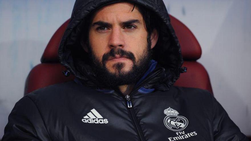 Isco, en el banquillo.