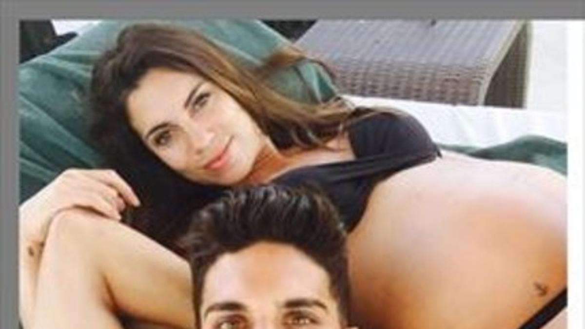 Bartra y Jiménez, en una imagen colgada en las redes sociales durante el embarazo de la periodista.