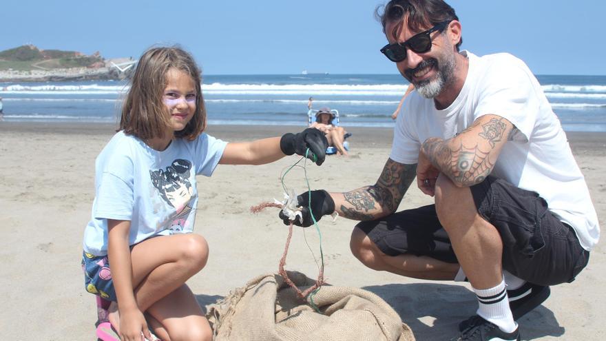 Jornada inclusiva y sin plásticos en Salinas: &quot;Hay que cuidar la playa&quot;