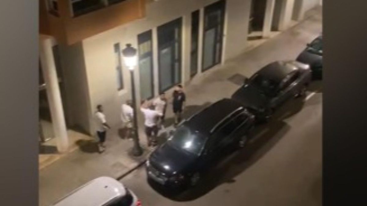 La pesadilla de convivir con un apartamento turístico: "Se ponen con altavoces en la calle a cantar y bailar"