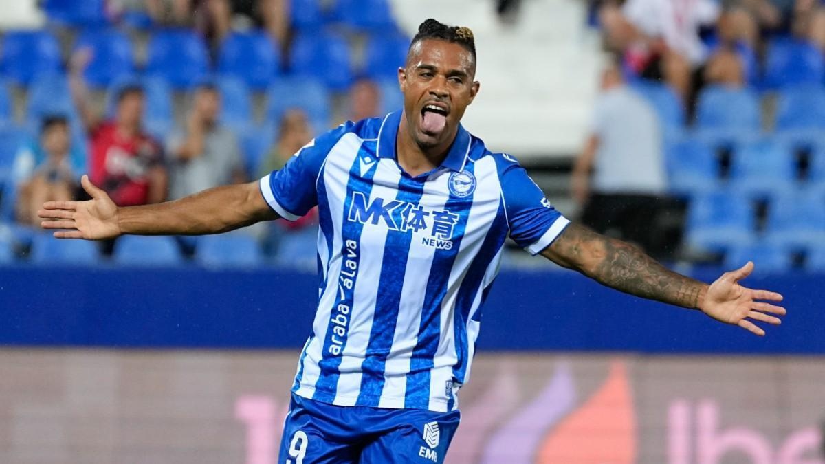 Mariano alarga su racha goleadora y amarga al Rayo