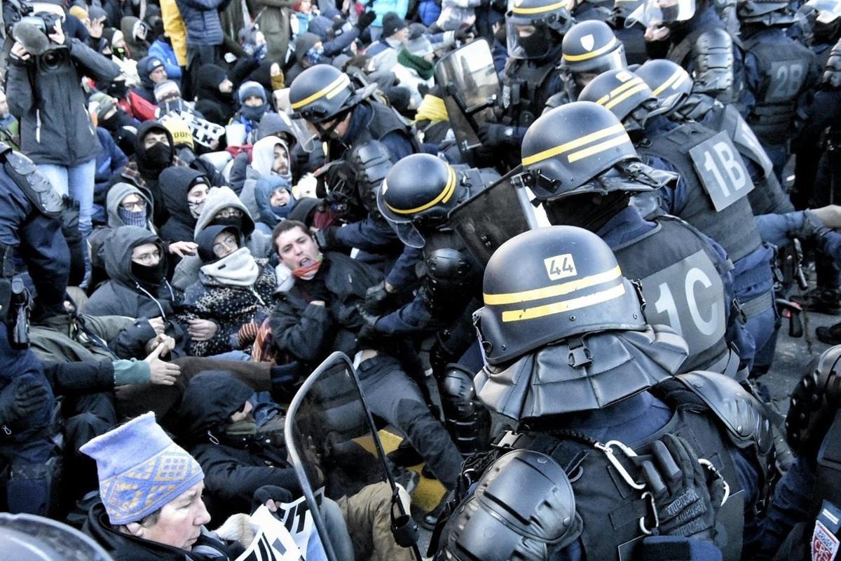 Desalojo de manifestantes en La Jonquera