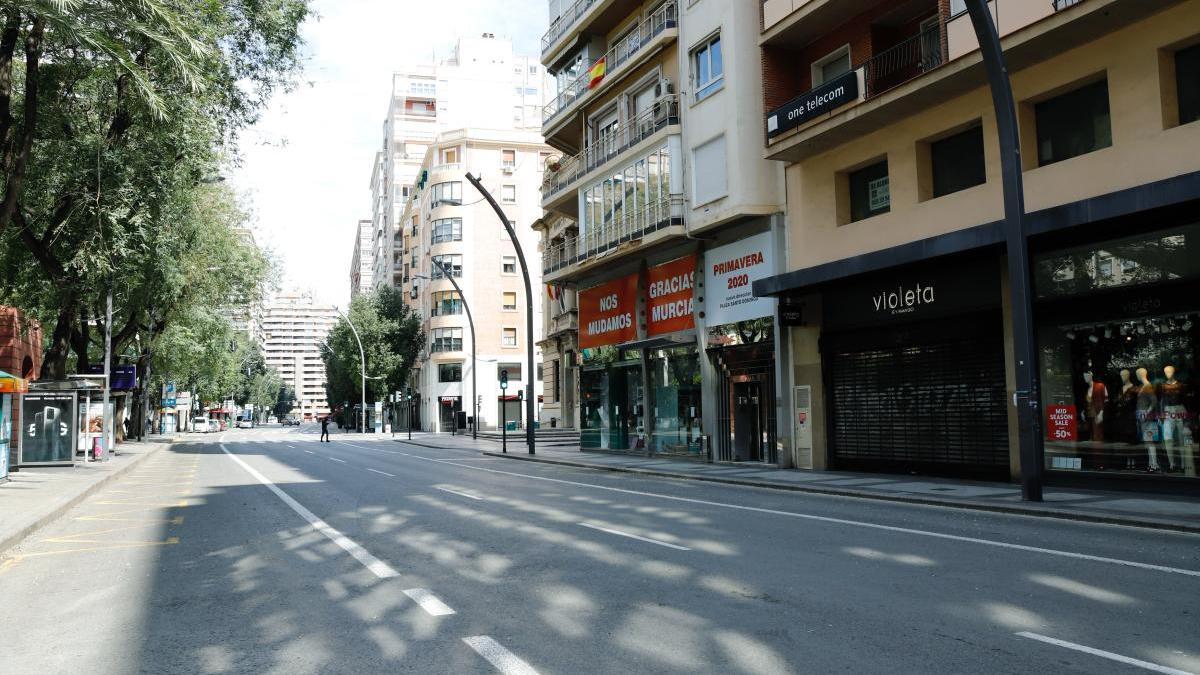 La Gran Vía de Murcia, vacía.