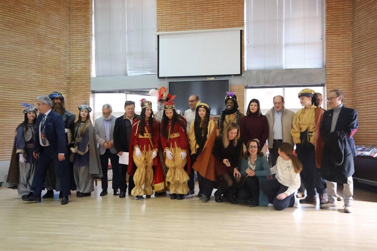 Fotogalería | Los Reyes Magos reparten bicis e ilusión en el IMAS