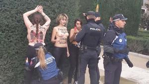  Protesta de las activistas de Femen en la plaza de Oriente de Madrid con motivo del 20N.