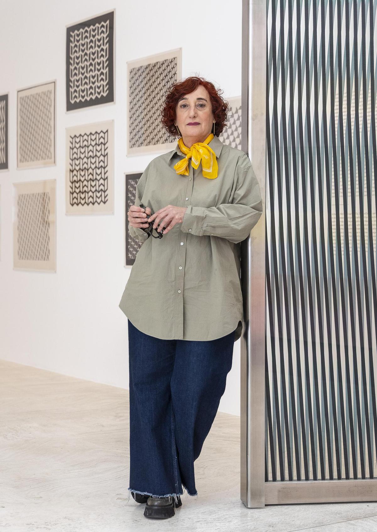 Castells, junto a obras de Soledad Sevilla, que se exponen hasta mayo