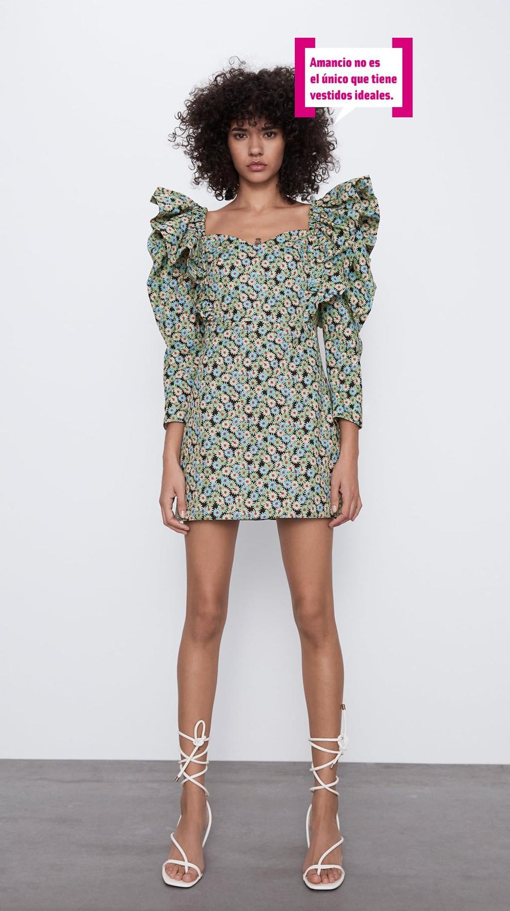 Vestido con volantes, de Zara (precio: 29,95 euros)