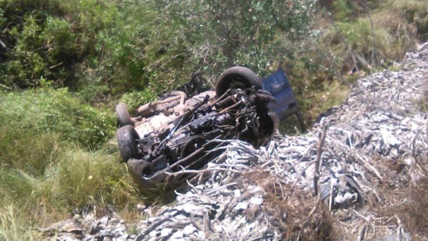 Dos heridos de 8 y 18 años en un accidente en la carretera de Manuel a Xàtiva