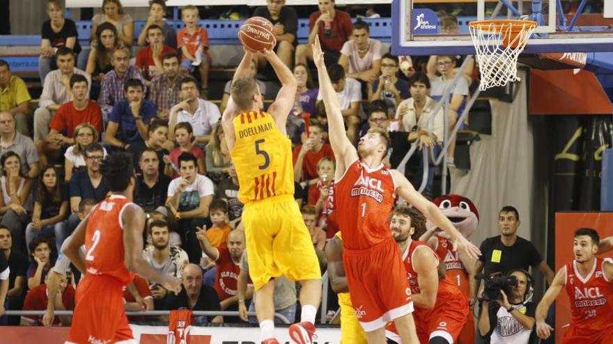 Auda intenta taponar l&#039;exmanresà Doellman en el primer partit de lliga d&#039;aquesta temporada, al Congost.