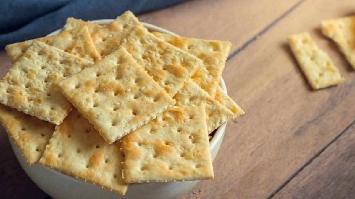 Imagen de archivo de galletas saladas.