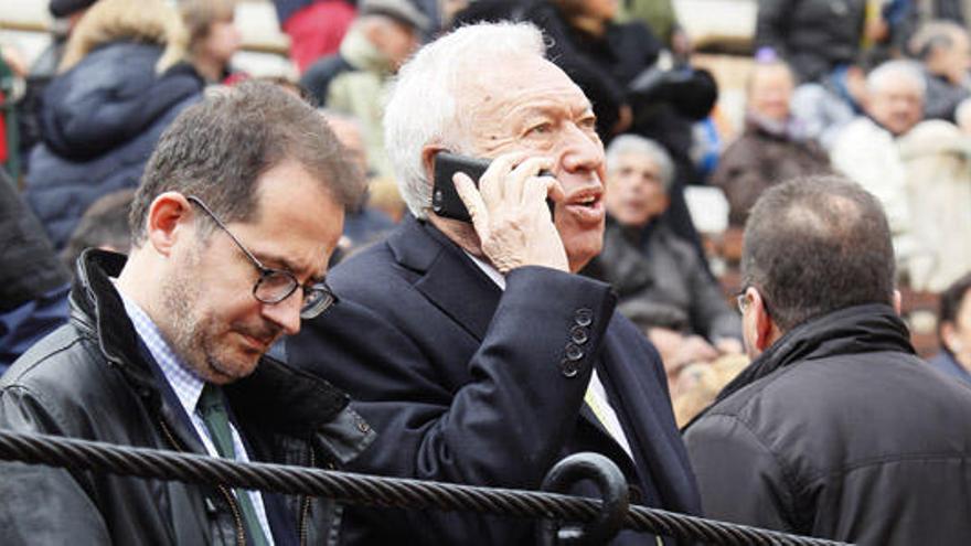 Margallo esquiva las críticas por haber ido a los toros durante  la gestión de la crisis de Túnez
