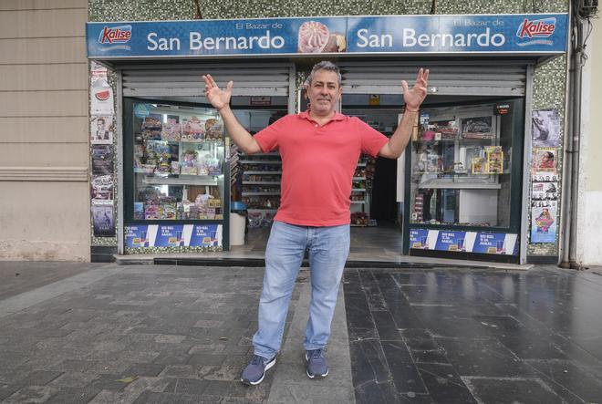 Angelo Siracusa en el Bazar San Bernardo.