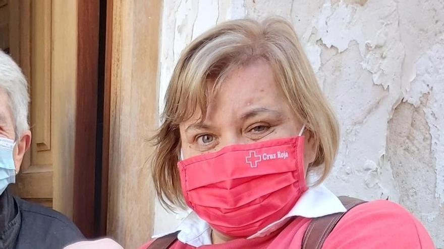 Alma Cairoli ejerciendo como voluntaria durante la pandemia de coronavirus