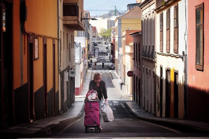 Paseo por La Laguna-Coronavirus | 06/04/2020  | 06/04/2020 | Fotógrafo: María Pisaca Gámez