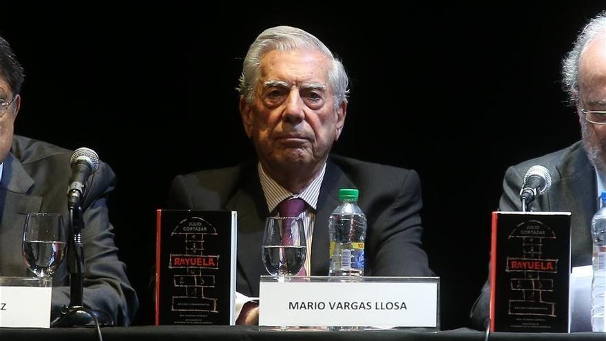 Vargas Llosa presenta una edición especial de &#039;Rayuela&#039;, de Julio Cortázar