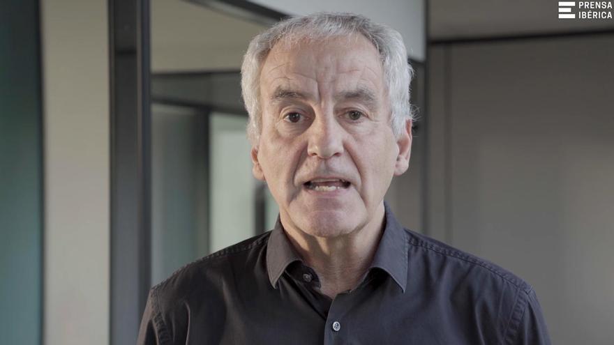 &#039;Catedrático de la universidad de Salamanca recibe el título de campeón honoris causa de Roland Garros&#039;