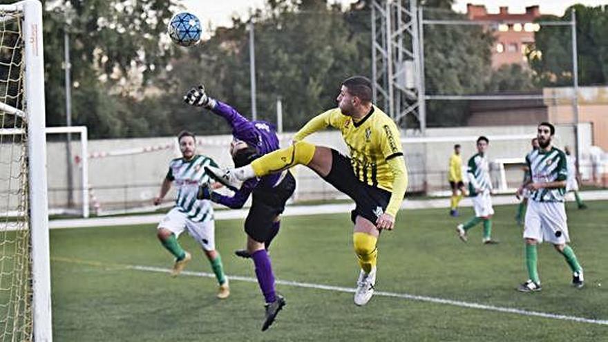 El Navàs B suma un triomf sòlid amb una golejada davant del cuer Vilada (3-0)