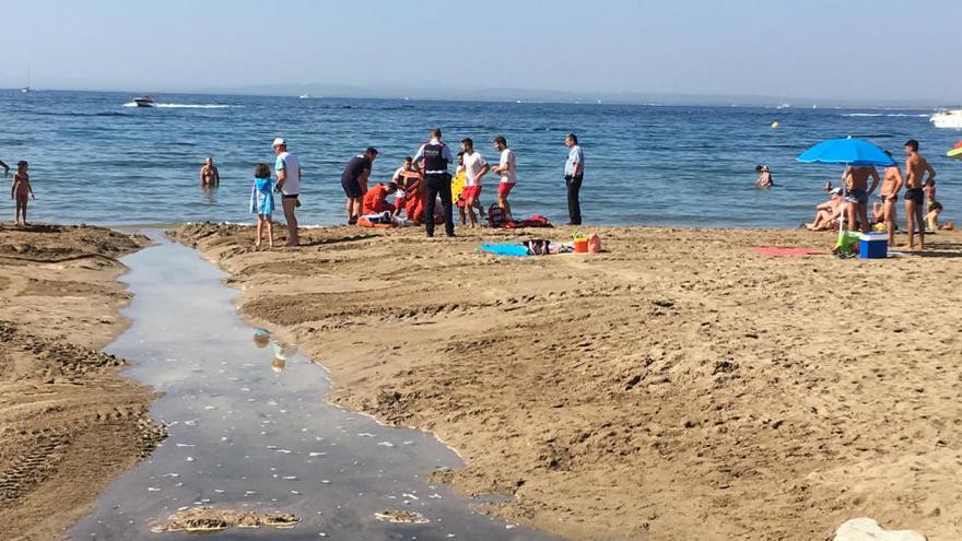 Una dona, greu després d&#039;estar a punt d&#039;ofegar-se a la platja de Roses