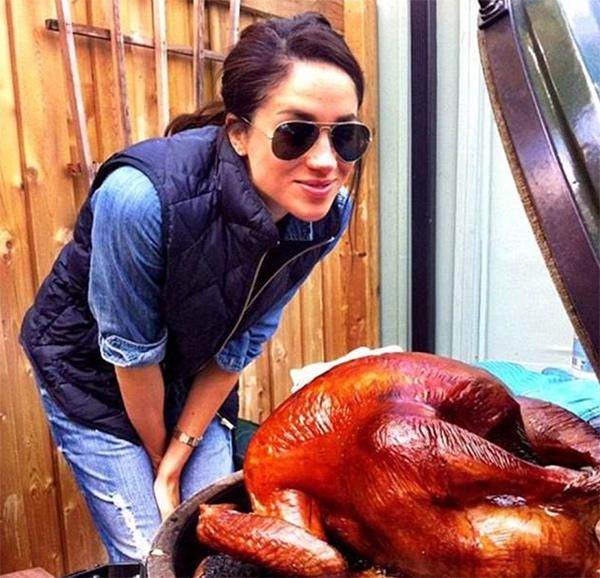 Meghan Markle, con un pavo, en una de sus fotos borradas de la cuenta de Instagram