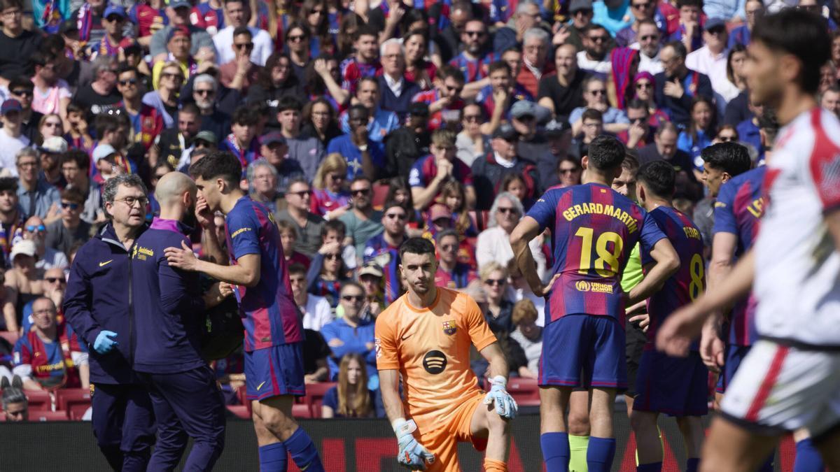 FÚTBOL | El regreso de Ronaldinho y la heroicidad de Joan García: la contracrónica del Barça