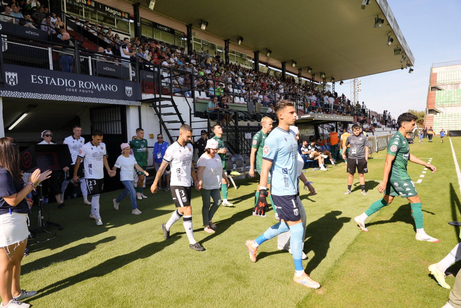 Las imágenes del partido entre Mérida y Arenteiro