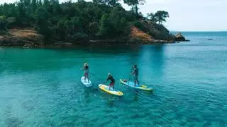 Decathlon ofrece en exclusiva alquilar kayacs y paddle surf a pie de playa en Mallorca