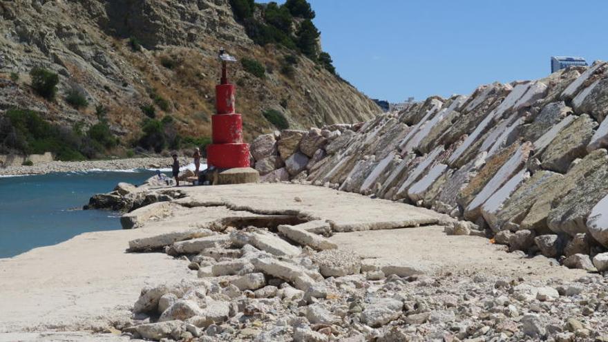 El puerto deportivo de Calp es una ruina