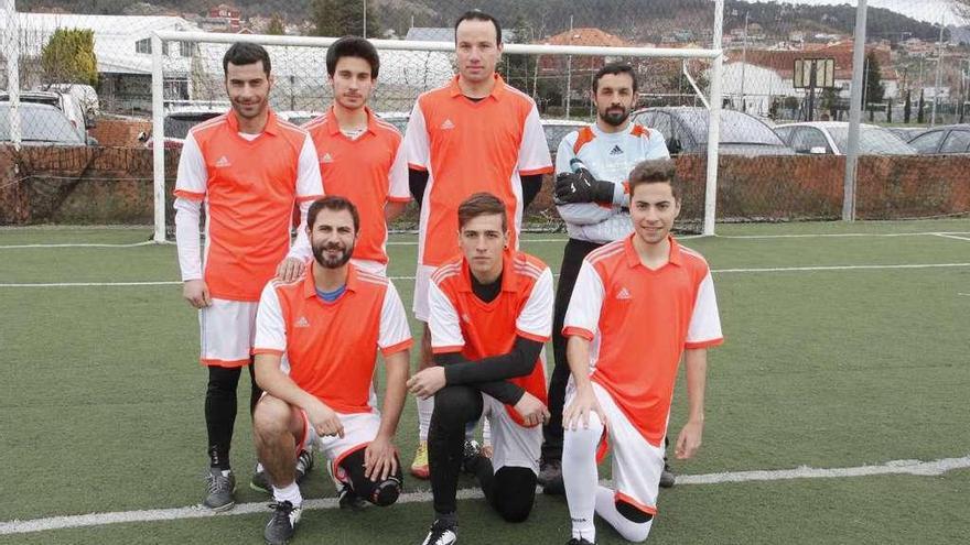 El Skoño, colista de Primera, ganó en esta jornada al Bar Equis/Tapería Faro. // Santos Álvarez