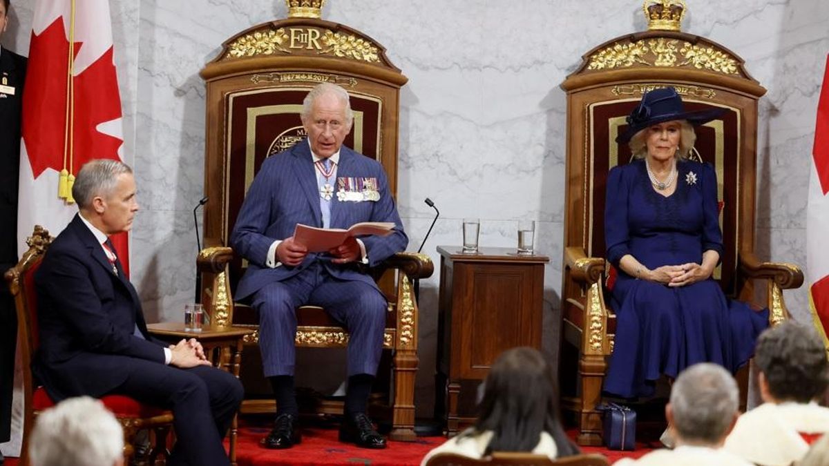 Carlos III, rey del Reino Unido, y su esposa Camila, en el parlamento de Canadá.