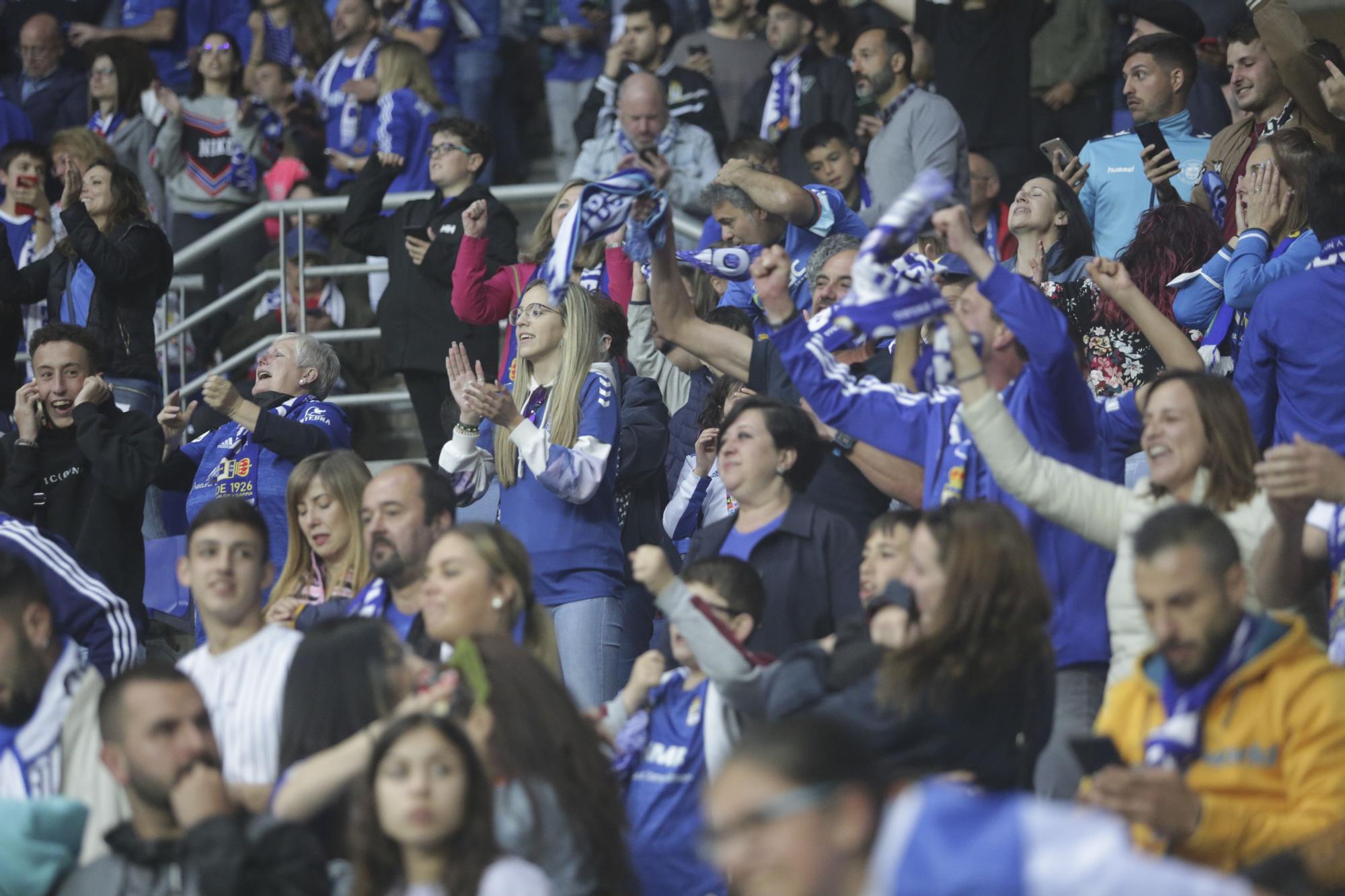 ¿Estuviste en el partido entre el Real Oviedo y el Ibiza? Búscate en esta galería de fotos