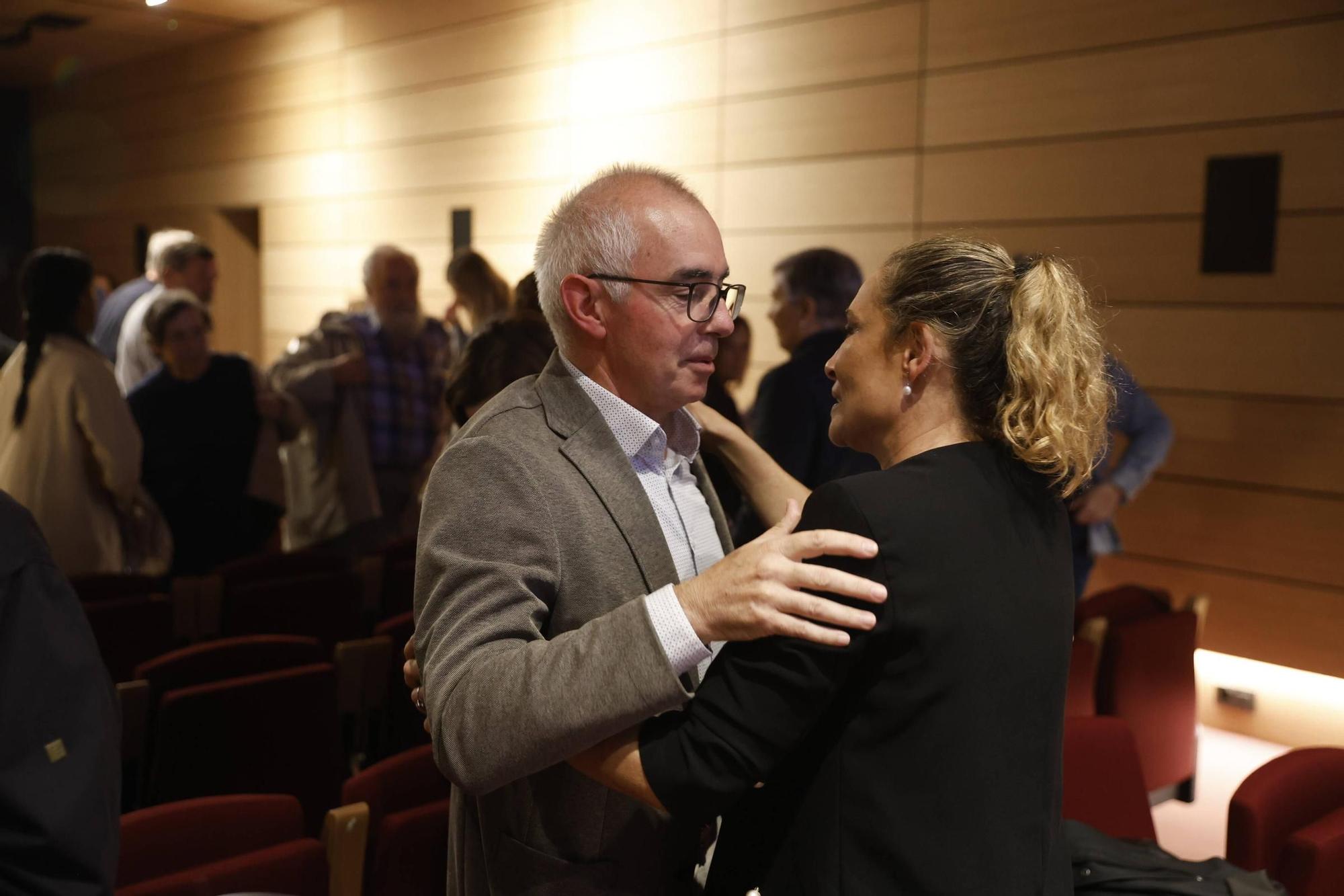 EN IMÁGENES: Así se vivió el homenaje al poeta y escritor asturiano, Xuan Bello, en la Casa de la Cultura de Avilés.