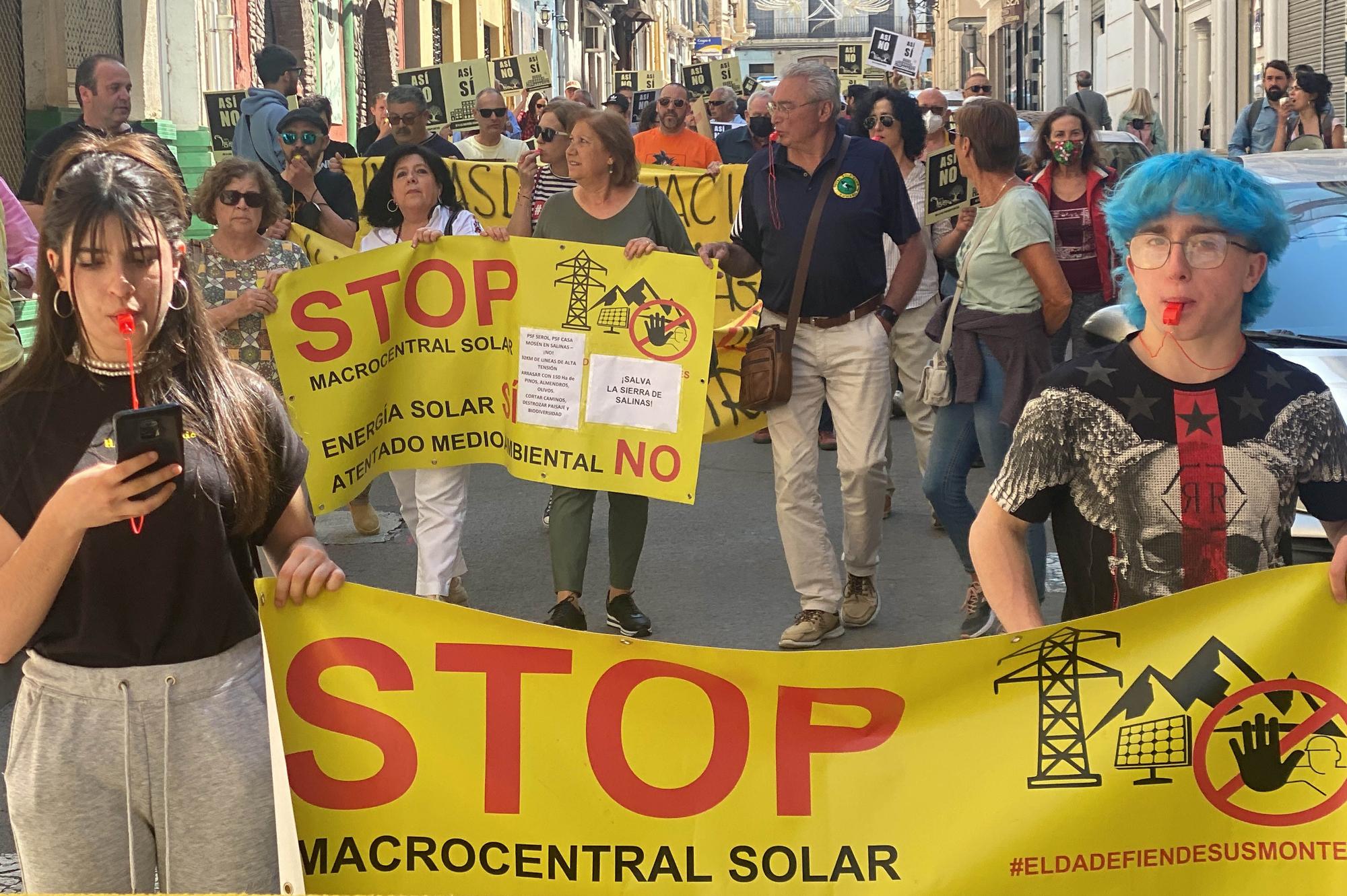 Manifestación contra las plantas solares en Elda