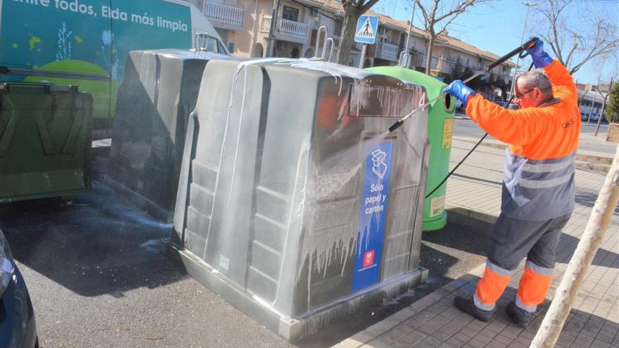 Elda retoma el plan especial de refuerzo de limpieza en los barrios