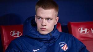 Arthur Vermeeren, en el banquillo durante un partido del Atlético.